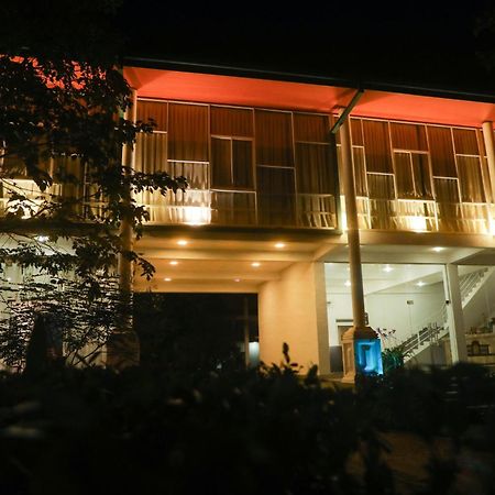 Athkandura Hotel Habarana Esterno foto